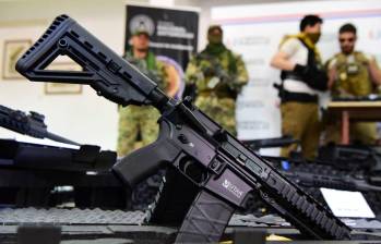 Colombia y EE.UU. buscan combatir las estructuras ilegales que ingresan armamento de contrabando a territorio colombiano. Foto: AFP