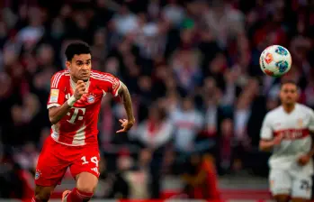Luis Díaz volvió a ser de los más destacados de su equipo en la victoria 5-0 en la Bundesliga. FOTO @FCBayernEN
