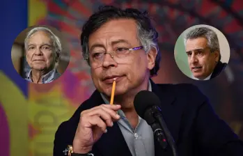 A la izquierda, el exministro de Hacienda, Ricardo Bonilla; en el centro, el presidente Gustavo Petro; a la derecha, el exministro del Interior, Luis Fernando Velasco. FOTOS: COLPRENSA