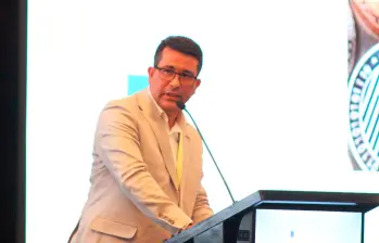 Petro aceptó la renuncia de Luis Eduardo Llinás. FOTO UIAF 