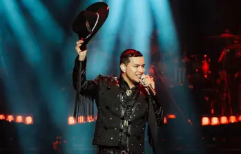 Yeison Jiménez se llevó aplausos y silbidos tras bajarse de un escenario de un concierto en el Diamante de Béisbol en Medellín. Foto: @yeison_jimenez