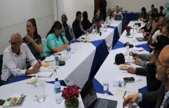 Así se desarrolló la reunión entre los profesores sindicalizados y los directivos del FOMAG. FOTO: imagen tomada de redes.