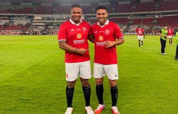 El futbolista colombiano Falcao García posó junto al ecuatoriano Antonio Valencia, quien le dio la asistencia para su gol. Foto: tomada del x de Antonio Valencia