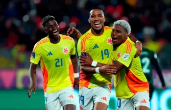 Los futbolistas Néyser Villarreal (21), Kéner Gonzáles (19) y Óscar Perea (10), serán titulares en la búsqueda del paso a cuartos de final del Mundial. FOTO: Getty