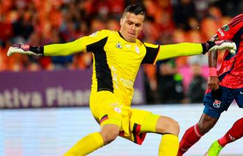 Jorge Soto, actual arquero de Águilas, jugará contra su anterior equipo, el América de Cali. FOTO Manuel Saldarriaga