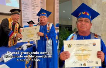 Roberto David Sánchez recibió a los 58 años su título como Licenciado en Matemáticas de la Universidad del Magdalena; su historia es un ejemplo de perseverancia. Foto: Universidad del Magdalena