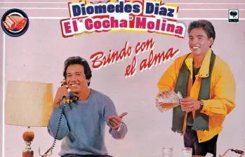 Esta es la portada del álbum Brindo con el alma de Diomedes Díaz y el Cocha Molina que incluye la icónica canción Sin medir distancias. FOTO: Cortesía