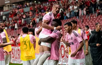 Inter de Porto Alegre sacó a la venta una camiseta rosa edición especial en el mes de octubre. FOTO: Getty Images