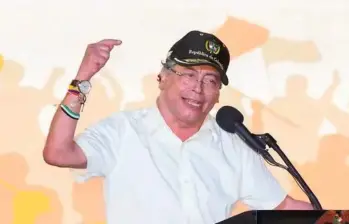 El presidente Petro ha tenido enfrentamientos con los otros poderes, al punto de que le han dado órdenes para retractarse y no las ha cumplido, sin importar represalias. Foto: Presidencia.