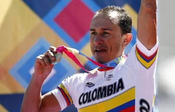 Marlos Pérez, siendo medallista de oro en la contrarreloj de los Juegos Panamericanos de Guadalajara en 2011. FOTO: CUENTA DE X @AlfonsoGalanC