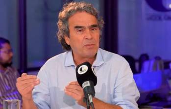 Sergio Fajardo se lanzó con el aval del partido Dignidad y Compromiso. Foto: EL COLOMBIANO.