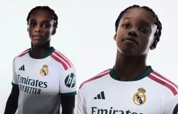 Linda Caicedo, delantera vallecaucana del Real Madrid, imagen en la presentación de la nueva camiseta del club para la temporada 2026/27. Foto: REAL MADRID.