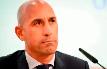 El expresidente de la Federación Española de Fútbol tiene una condena en su contra por el beso a la futbolista Jenni Hermoso. AFP