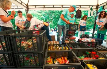 Con las 36 toneladas de alimentos se podrán garantizar 86.000 platos de comida a las comunidades más necesarias de la ciudad. FOTO: CORTESÍA ALCALDÍA DE MEDELLÍN