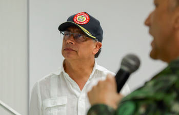 El presidente Gustavo Petro publicó información sensible de una reunión con altos mandos, en la que se evidenció un mapa clasificado marcado como “Secreto”, desatando una polémica. FOTO: Colprensa