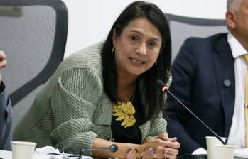 Paola Holguín, ministra de cultura, ha explicado en múltiples ocasiones que el rezago presupuestal del Ministerio se debe a deudas adquiridas por el Gobierno Petro. FOTO: Colprensa.