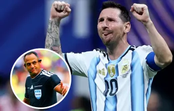 El nombramiento arbitral de la Fifa para el cruce de semifinales ha colocado en el ojo del huracán a Ismail Elfath, un juez con el que a Messi le ha ido muy bien en la MLS. FOTO: Getty y AFP