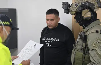 Momento de la captura de Andrés Felipe Marín Silva, alias Pipe Tuluá, líder de la banda criminal “La Inmaculada”. FOTO: Policía Nacional y Fiscalía General de la Nación