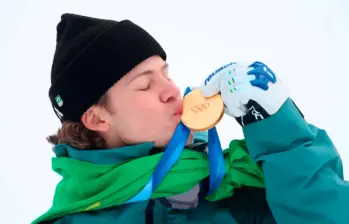El deportista brasileño Lucas Pinhieiro Braathen consiguió la primera medalla de oro para América Latina en unos Juegos Olímpicos de Invierno. Foto: Getty