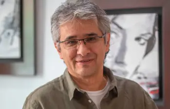César Augusto Betancur comenzó su carrera en la trova y ahora es uno de los libretistas más exitosos del país. FOTO Esneyder Gutiérrez