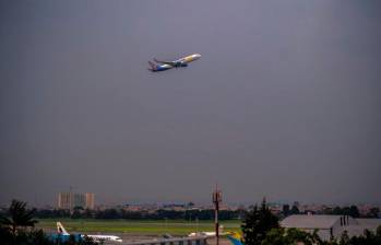 El aeropuerto El Dorado de Bogotá suspendió sus operaciones este miércoles 6 de noviembre. FOTO: Tomada de X @AerocivilCol