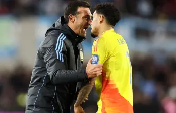 Lionel Scaloni y Luis Díaz tuvieron un cruce de palabras al momento en el que Argentino anotó el empate. Foto: AFP