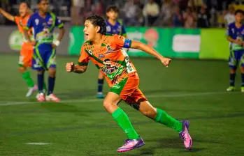 Camilo Falcao Botello celebra el tanto con el que Arauca venció a Alianza Antioquia para avanzar a la final del Babyfútbol. FOTO CORTESÍA LOS PAISITAS