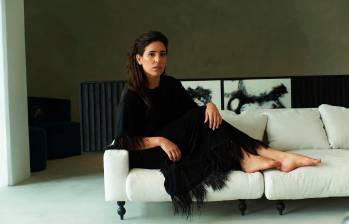 María Posada, egresada de Arquitectura de la UPB, en los últimos años se ha dedicado al diseño de espacios y muebles, como los que hay en las oficinas de Karol G. FOTOS Cortesía 