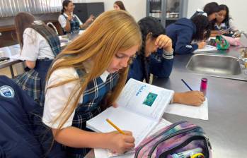 Más de 12.000 estudiantes y 1.100 docentes de Medellín perfeccionan su inglés con Distrito Bilingüe. FOTO: Alcaldía de Medellín 