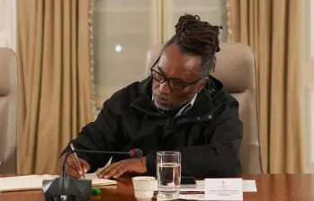 Carlos Rosero, antropólogo y líder afro de larga trayectoria es el ministro de Igualdad que reemplazó a Francia Márquez. Foto: Presidencia