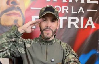 Abelardo de la Espriella hizo campaña con la narrativa de “devolver el honor” a las Fuerzas Militares. Foto: Captura de video.