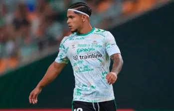 El delantero risaraldense Juan Camilo Hernández, de 26 años, llegó al Real Betis a inicios del 2025. FOTO: TOMADA DEL X DE @RealBetis
