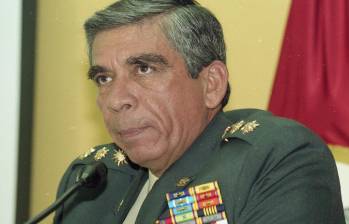 El militar, de 80 años, se desempeñó como Comandante del Ejército Nacional y Comandante General de las Fuerzas Militares de Colombia, siendo importante en la historia del país. FOTO: Colprensa