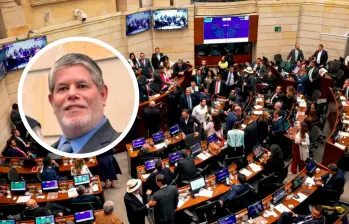 El Gobierno sostiene que la medida busca austeridad y corregir una remuneración desproporcionada frente a la realidad del país. Para Zabaraín es inocua la discusión. FOTO: COLPRENSA/ X @zabaraing