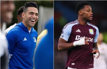 Radamel Falcao García, goleador histórico de la Selección Colombia y jugador de Millonarios, habló sobre el futuro de Jhon Jáder Durán, quien está cerca de ser nuevo delantero del Al-Nassr donde juega Cristiano Ronaldo. FOTO: ASTON VILLA Y MILLONARIOS