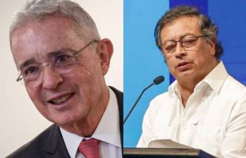 El expresidente Álvaro Uribe arremetió contra el presidente Gustavo Petro por declaraciones dadas en un foro en Bogotá. FOTOS: Colprensa