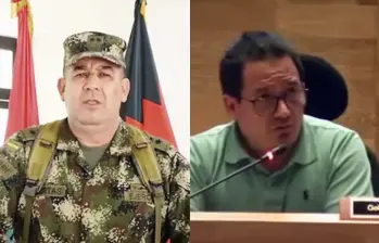 General Juan Miguel Huertas, actual jefe del comando de personal del Ejército Nacional y Wilmar Mejía, funcionario de la DNI. Foto: captura de video