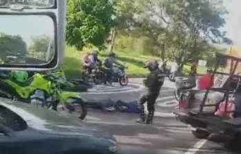 Imágenes del accidente en Sabaneta. FOTO: Cortesía Denuncias Antioquia