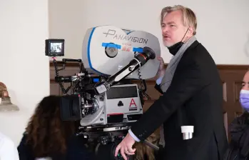 El escritor, director y productor Christopher Nolan en el set de Oppenheimer. Foto: Universal Pic. - Europa Press