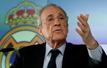 Tras blindar su presidencia con una clara victoria electoral frente a Enrique Riquelme, el mandatario blanco ya ha diseñado la reconstrucción del Real Madrid tras dos temporadas sin títulos. FOTO: AFP