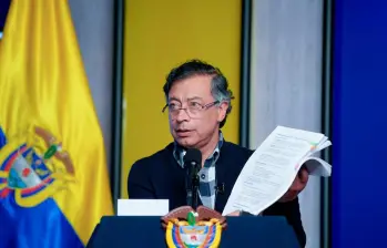 Las denuncias del mandatario se conocen en medio de la controversia por los más de $154.000 millones en contratos de ASD con el Gobierno y las críticas de sectores políticos que advierten riesgos para la confianza electoral. FOTO: PRESIDENCIA