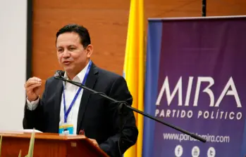 El congresista reconoció que hubo acercamientos del Gobierno. “Aceptamos hablar con ellos ahí en la misma plenaria frente a las cámaras”. FOTO: X @Virguez
