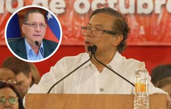 El expresidente Gustavo Petro fue increpado por diputado chavista Jesús Faría en evento internacional de la izquierda en México. FOTO: Partido del Trabajo y @asamblea_ven