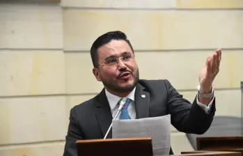 Jorge Eliecer Laverde ha negado las acusaciones en su contra; fue secretario de la Comisión VI del Senado y ahora será contralor (2016-2030). FOTO: Senado