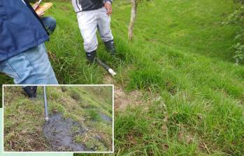 Evidencias de riego de porquinaza muy cerca de la bocatoma del acueducto urbano de Donmatías. FOTO: Cortesía
