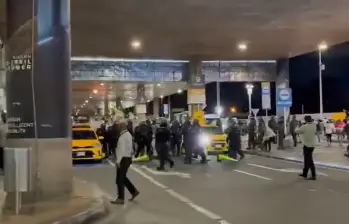 Protestas Aeropuerto Internacional El Dorado de Bogotá. FOTO: Captura de video 
