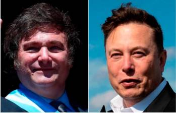 Elon Musk estuvo pendiente del fue el debut internacional del presidente argentino Javier Milei en Davos. FOTOS: Getty 