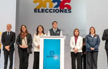 El registrador nacional, Hernán Penagos, calificó el proceso como una “construcción colectiva” que integró a ciudadanos, testigos y entes de control, dando paso inmediato al preconteo manual de votos por parte de los jurados. FOTO: Registraduría General de la Nación