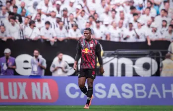 El defensa central Gustavo Marques, del Red Bull Bragantino brasileño, es habitual titular en la escuadra para la que juega. Foto: tomada del Instagram de @gmarques001
