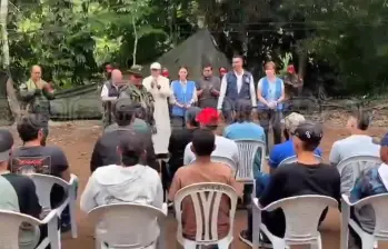 La liberación, coordinada por la ONU, la Iglesia católica y la Defensoría del Pueblo en el Norte de Santander, corta de manera momentánea la intensa racha de enfrentamientos territoriales entre ELN y disidencias. FOTO: Captura de video de redes sociales cortesía @CanalTRO
